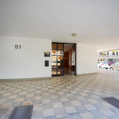 Apartamento Guesthost - Silvia's With Parking - 400m From Sea *