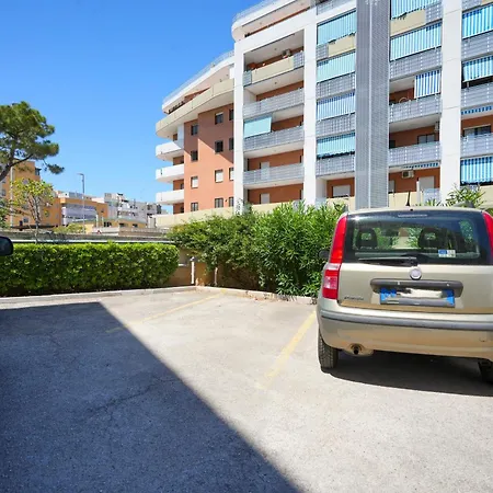 Guesthost - Silvia's With Parking - 400m From Sea *
