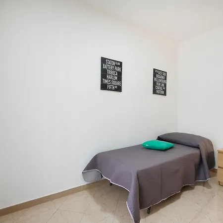 Guesthost - Silvia's With Parking - 400m From Sea Apartamento *